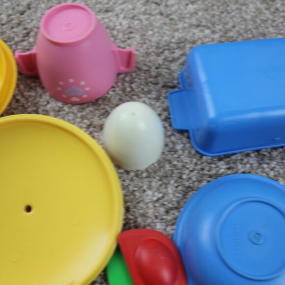 Vintage Play Food Fisher Price Dishes Ice Tray Utensils Eggs Ladle Spatula 1980s - Picture 9 of 13
